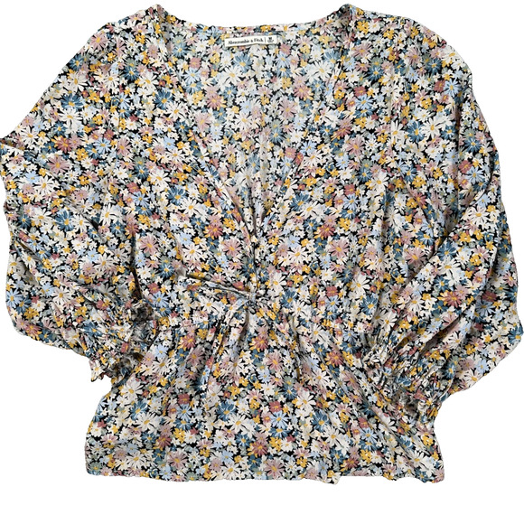 Abercrombie & Fitch V-Neck Peasant Blouse Size Medium Daisy Print 3/4 Sleeve - Picture 1 of 8